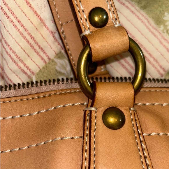 Coach Poppy Whipstich Beige Leather Shoulder Bag - Picture 12 of 16